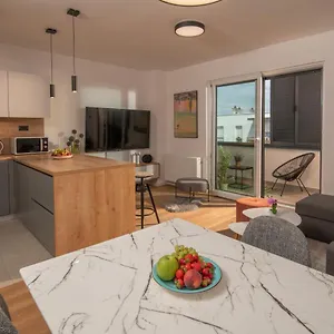 https://luxury-3-bedroom-apartment-with-private-parking.pula-hotels.org